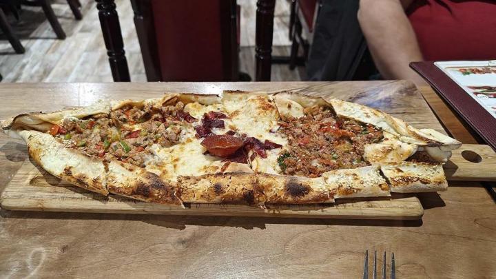 Comment préparer une délicieuse pizza pide chez soi ?